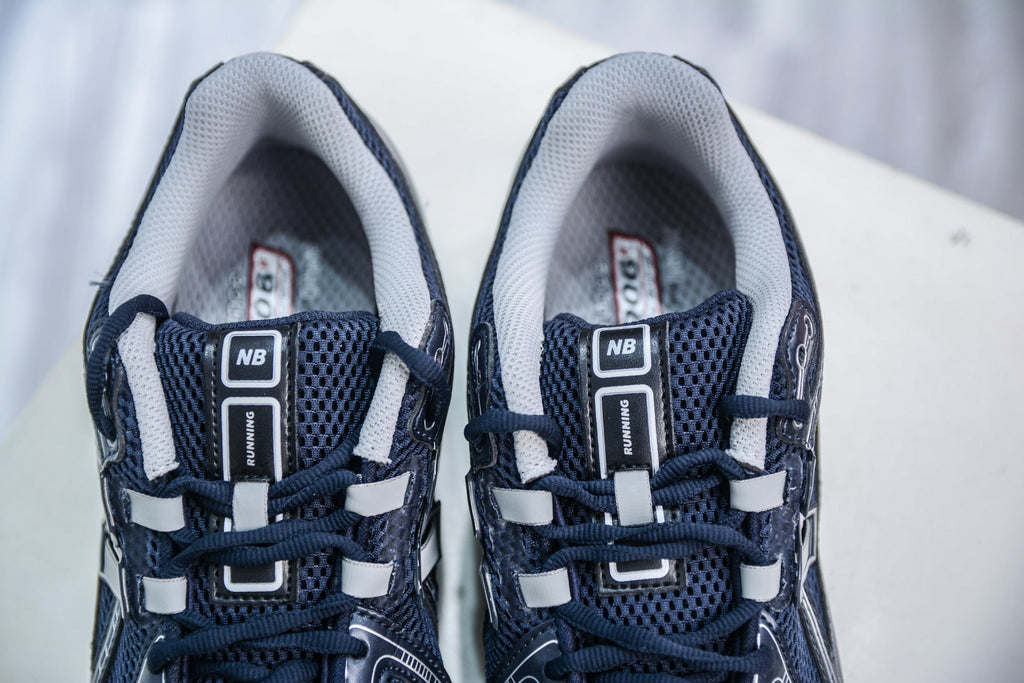 New Balance 1906R