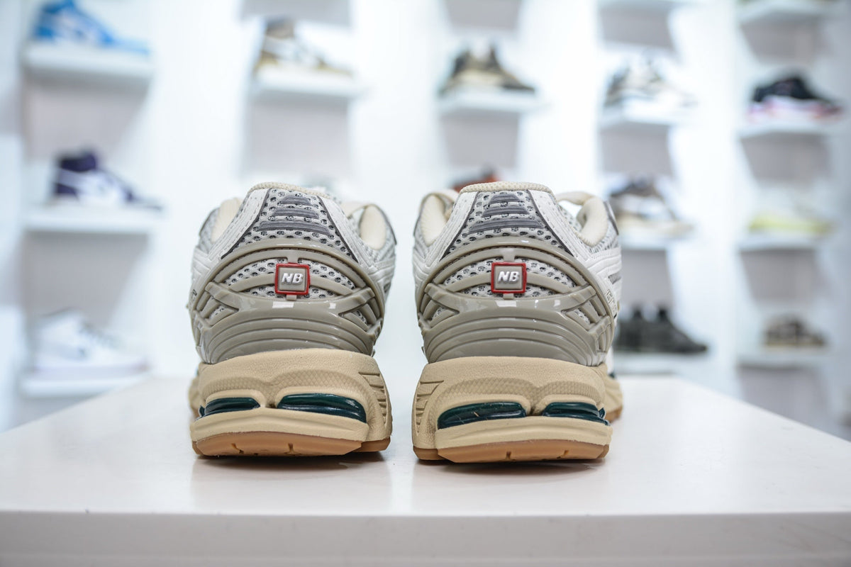 New Balance 1906R