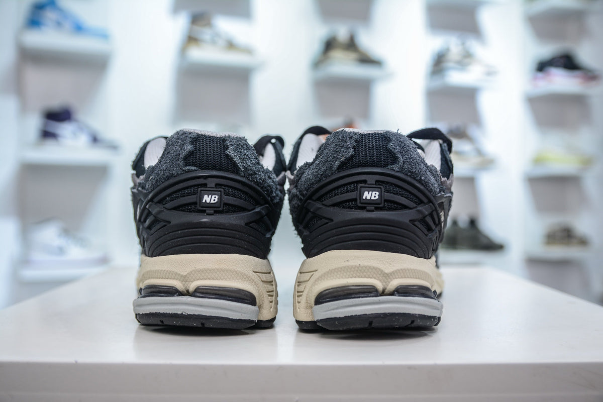 New Balance 1906R