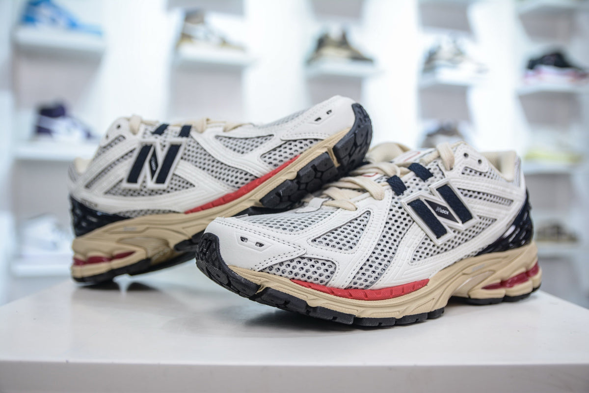 New Balance 1906R