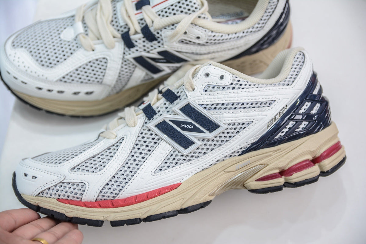 New Balance 1906R