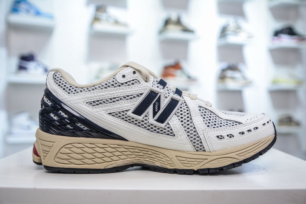 New Balance 1906R